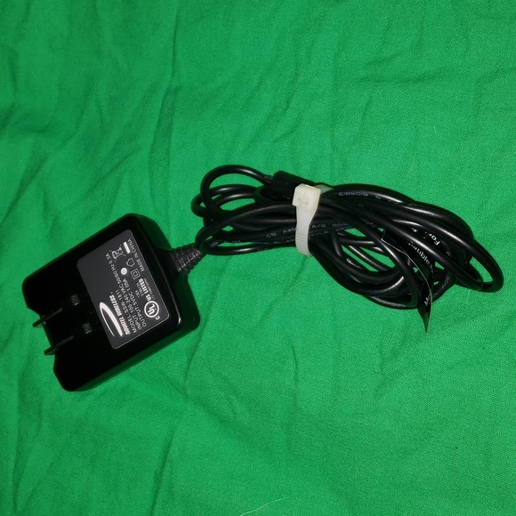 Novatel Mifi 2200 Hotspot Modem with AC Adapter - Picture 3 of 3